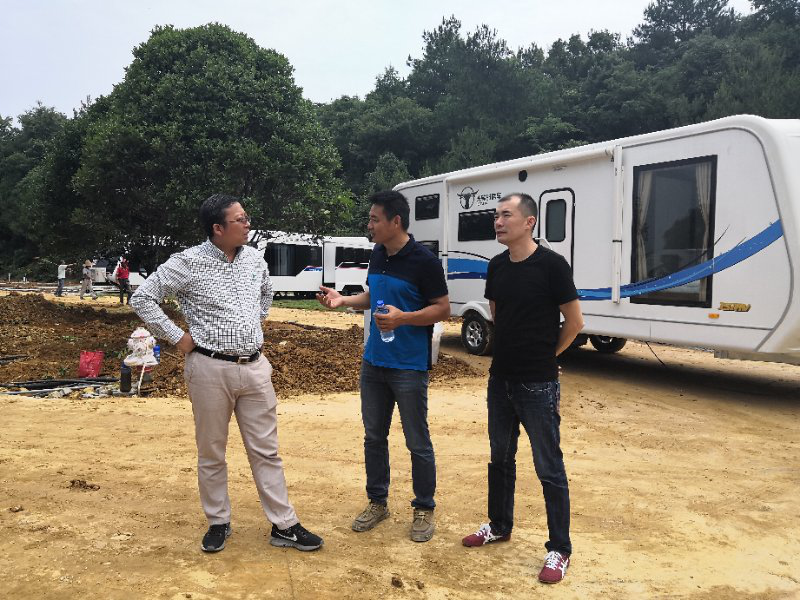 文旅集团董事长王叙宇一行视察逍遥岛房车营地项目建设