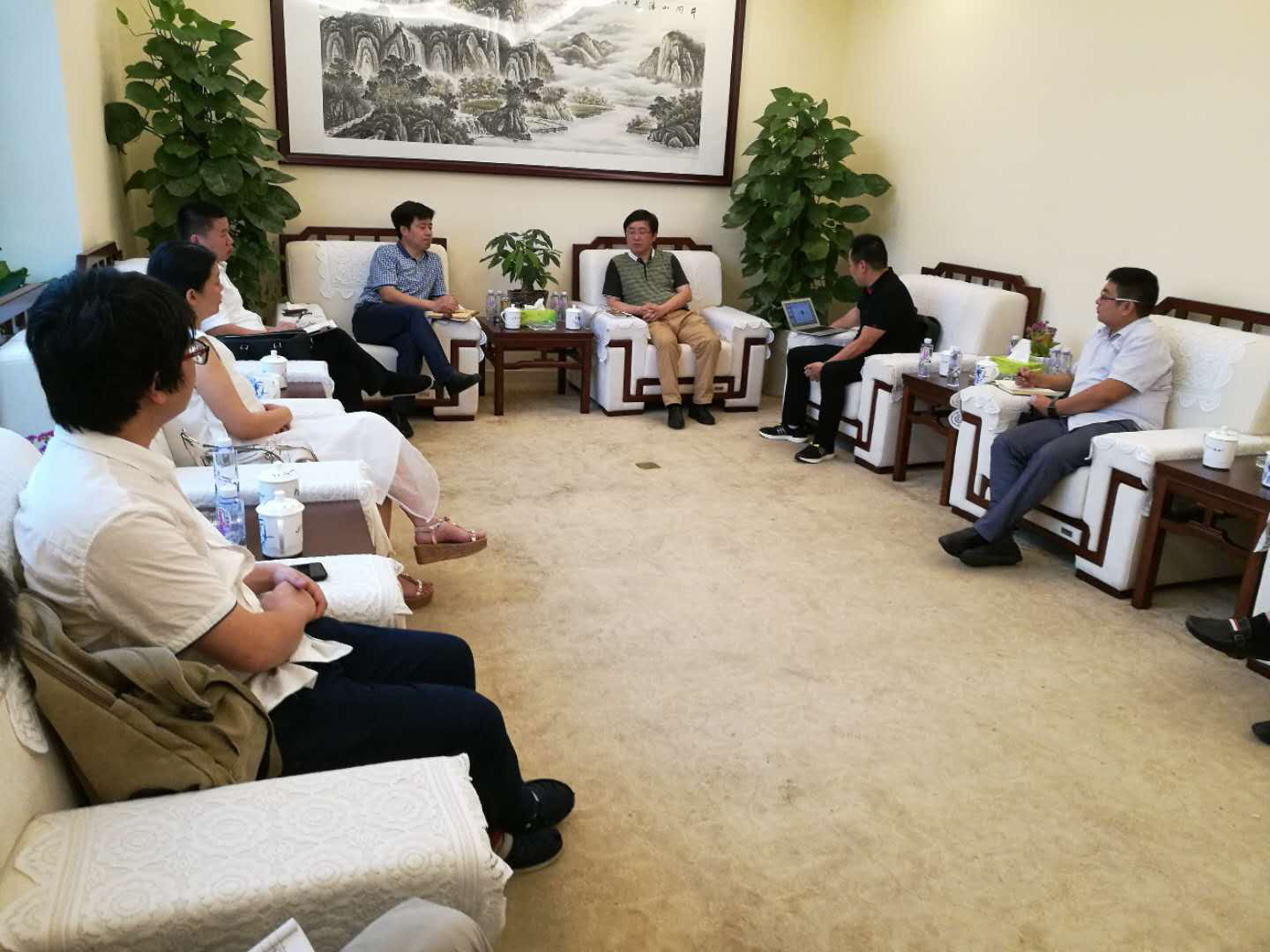 九江文旅集团与共青城市及武汉国扬通信股份有限公司洽谈产业基金合作