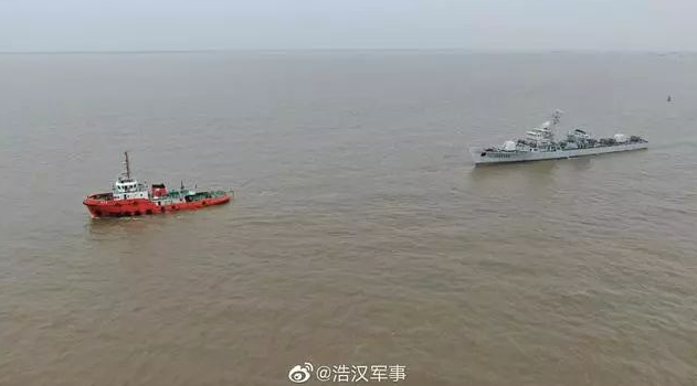 现场：九江舰回九江，今天下午经过上海入长江 