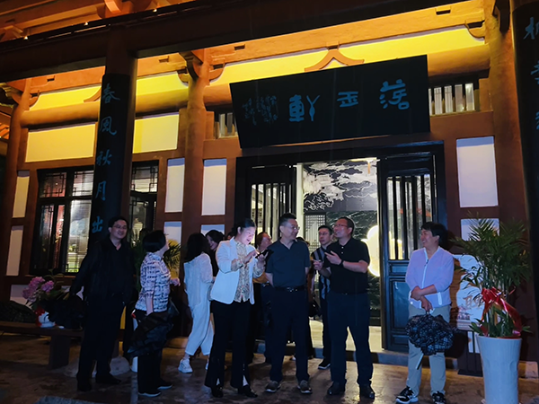 市人大调研组赴集团调研夜经济打造情况