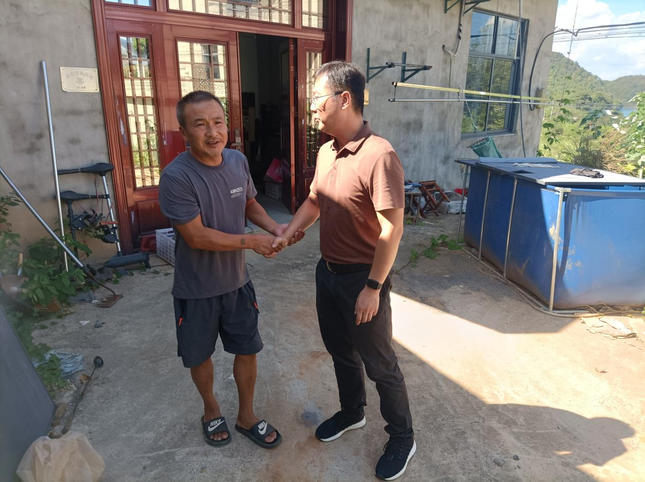 1755764132116577.png 帮扶村走访调研5.png